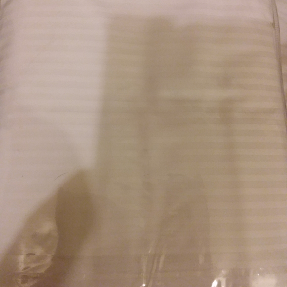 Quality Fieldcrest/Cannon bedding, king sz. brand new - Picture 4 of 5